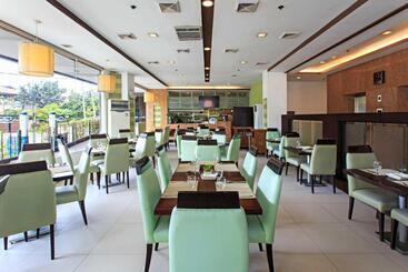 هتل Alpa City Suites