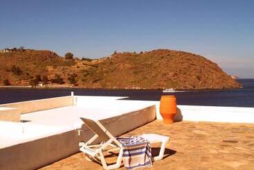 هتل Blue Bay