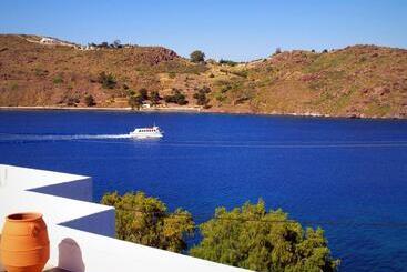 هتل Blue Bay