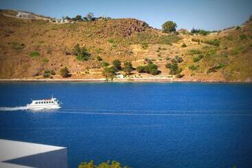 هتل Blue Bay