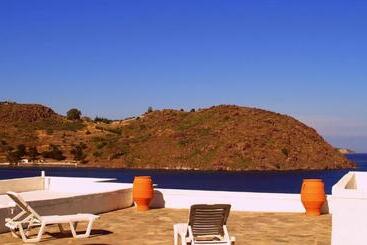 هتل Blue Bay