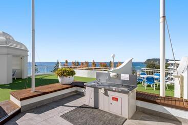 هتل Ultiqa Burleigh Mediterranean Resort