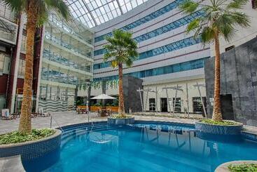 هتل Crowne Plaza Leon, An Ihg