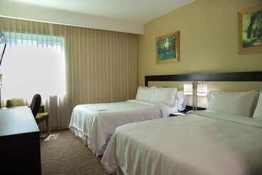 هتل Excellence Express & Suites