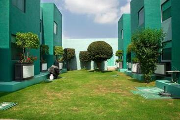 هتل Excellence Express & Suites