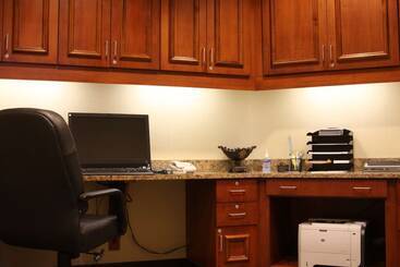 هتل Hampton Inn & Suites Paducah