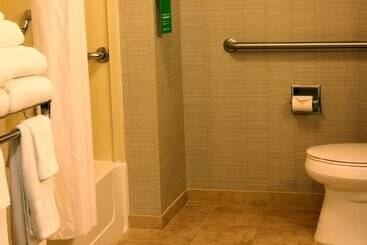 هتل Hampton Inn & Suites Paducah