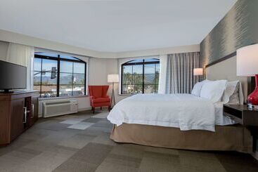 هتل Hampton Inn Santa Barbara/goleta