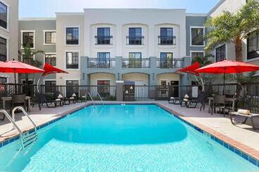 هتل Hampton Inn Santa Barbara/goleta