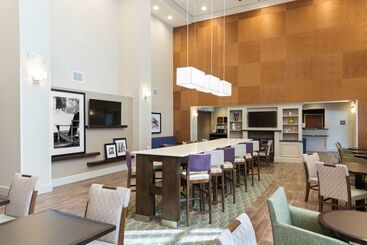 هتل Hampton Inn & Suites Hartfordmanchester