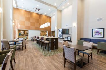 هتل Hampton Inn & Suites Hartfordmanchester