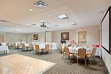Holiday Inn Hotel & Suites Surrey East   Cloverdale, An Ihg