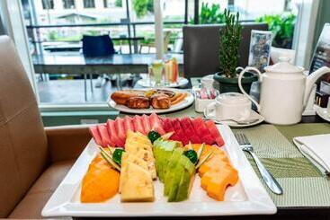 هتل Holiday Inn Dar Es Salaam, An Ihg