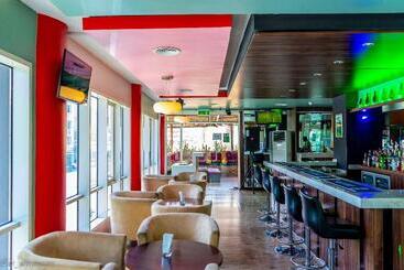 هتل Holiday Inn Dar Es Salaam, An Ihg