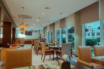 هتل Holiday Inn Dar Es Salaam, An Ihg