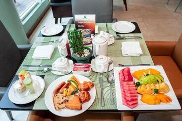 هتل Holiday Inn Dar Es Salaam, An Ihg