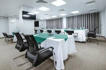 هتل Holiday Inn Dar Es Salaam, An Ihg