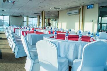 هتل Holiday Inn Dar Es Salaam, An Ihg