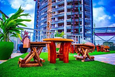 هتل Holiday Inn Dar Es Salaam, An Ihg