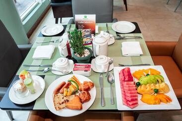 هتل Holiday Inn Dar Es Salaam, An Ihg