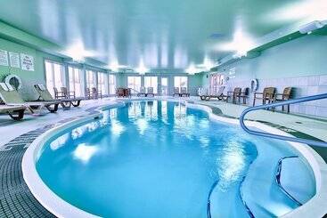 Holiday Inn Express Hotel & Suites Dieppe Airport, An Ihg