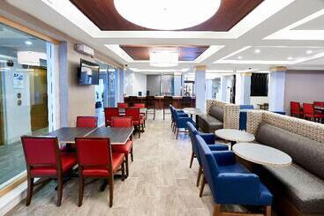 Holiday Inn Express Hotel & Suites Dieppe Airport, An Ihg