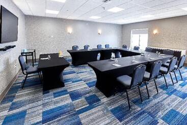 Holiday Inn Express Hotel & Suites Dieppe Airport, An Ihg