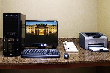 هتل Holiday Inn Express & Suites Drayton Valley, An Ihg