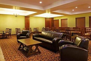 هتل Holiday Inn Express & Suites Drayton Valley, An Ihg