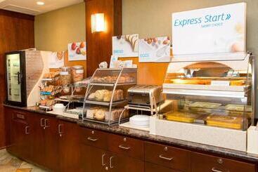 هتل Holiday Inn Express & Suites Drayton Valley, An Ihg
