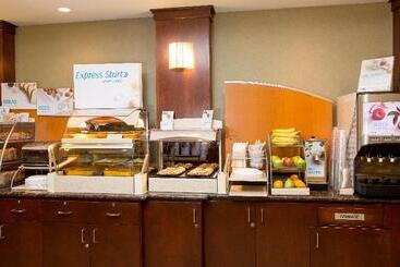 هتل Holiday Inn Express & Suites Drayton Valley, An Ihg