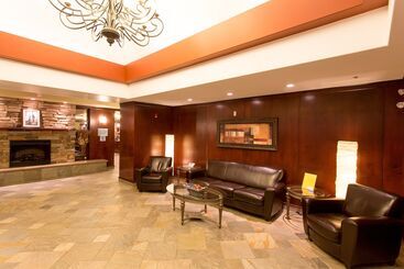 هتل Holiday Inn Express & Suites Drayton Valley, An Ihg