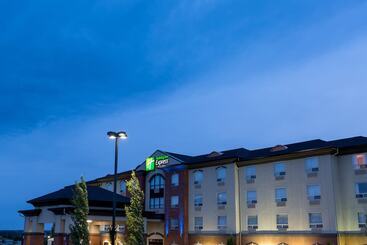 هتل Holiday Inn Express & Suites Drayton Valley, An Ihg