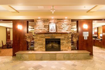 هتل Holiday Inn Express & Suites Drayton Valley, An Ihg