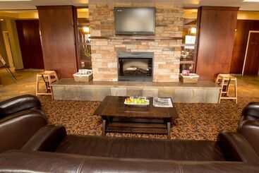 هتل Holiday Inn Express & Suites Drayton Valley, An Ihg