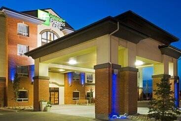 هتل Holiday Inn Express & Suites Drayton Valley, An Ihg