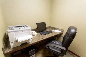 هتل Holiday Inn Express & Suites Drayton Valley, An Ihg