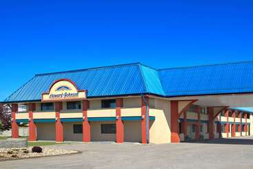 هتل Howard Johnson By Wyndham Red Deer