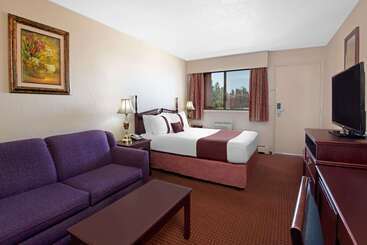هتل Howard Johnson By Wyndham Red Deer