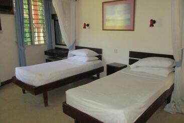 هتل Indiana Beach Apartments