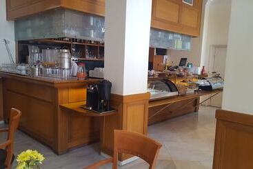 Ionian Plaza Hotel & Spa