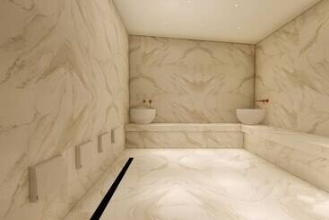 Ionian Plaza Hotel & Spa