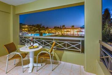 هتل Kipriotis Maris Suites