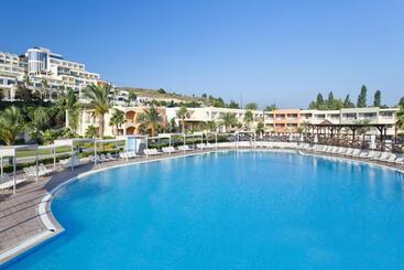 هتل Kipriotis Maris Suites