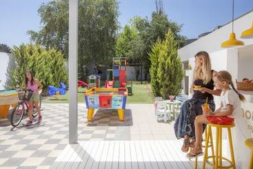 هتل Kipriotis Maris Suites