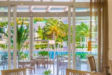 هتل Kipriotis Maris Suites