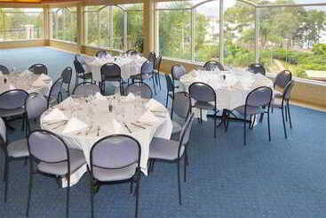 هتل Lake Hume Resort