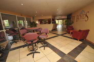 هتل Lake Hume Resort