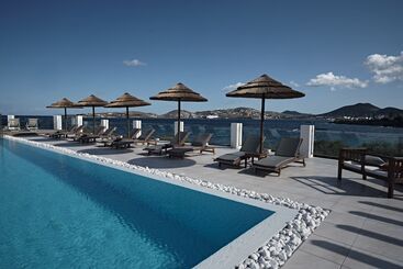 هتل Paros Bay