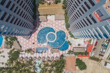 هتل Playa Suites Acapulco